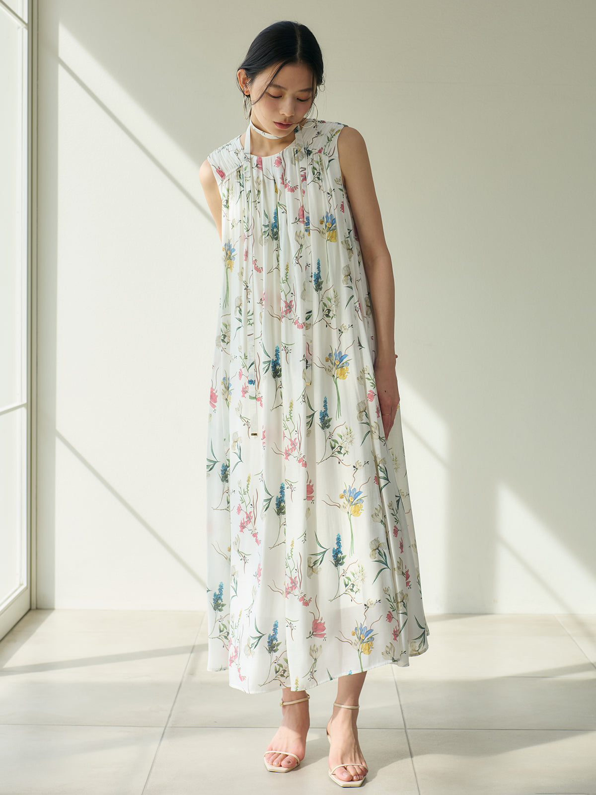 フローラルモチーフプリントワンピース