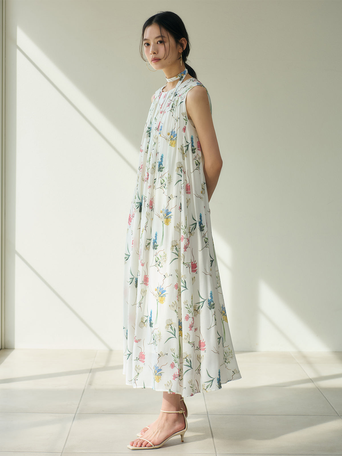 フローラルモチーフプリントワンピース