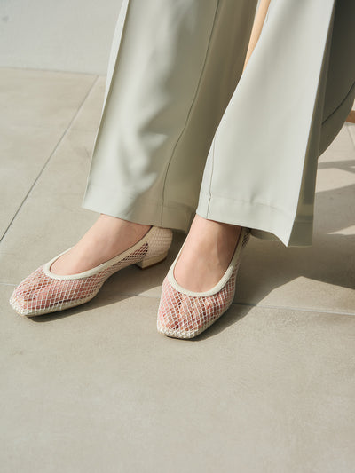 COLOR:WHITE