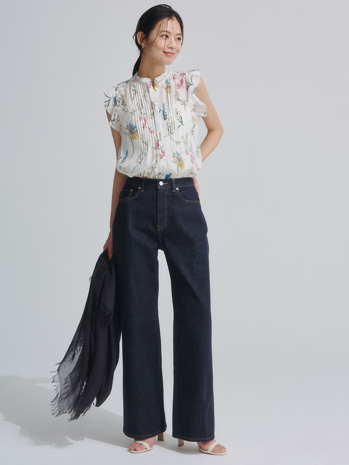 フローラルモチーフプリントブラウス