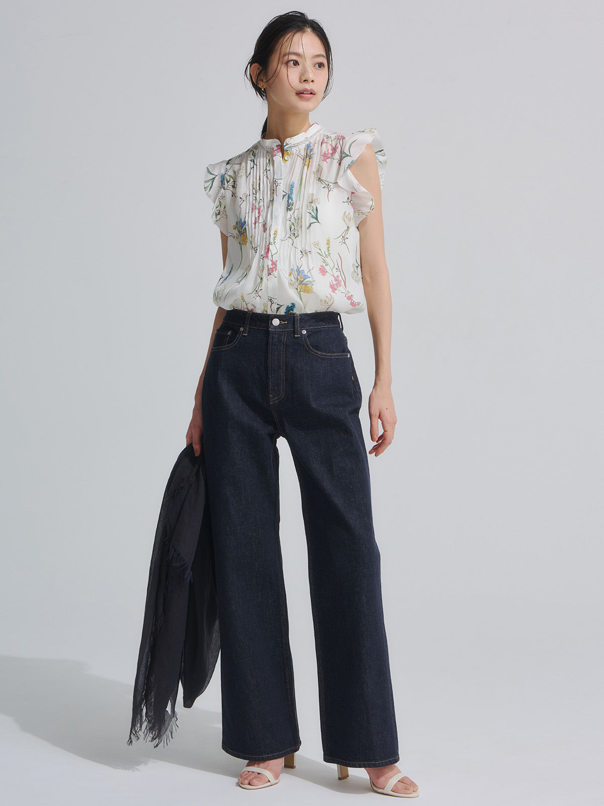 フローラルモチーフプリントブラウス