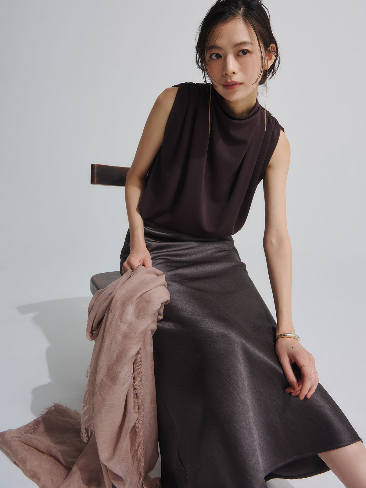 サテンナロースカート