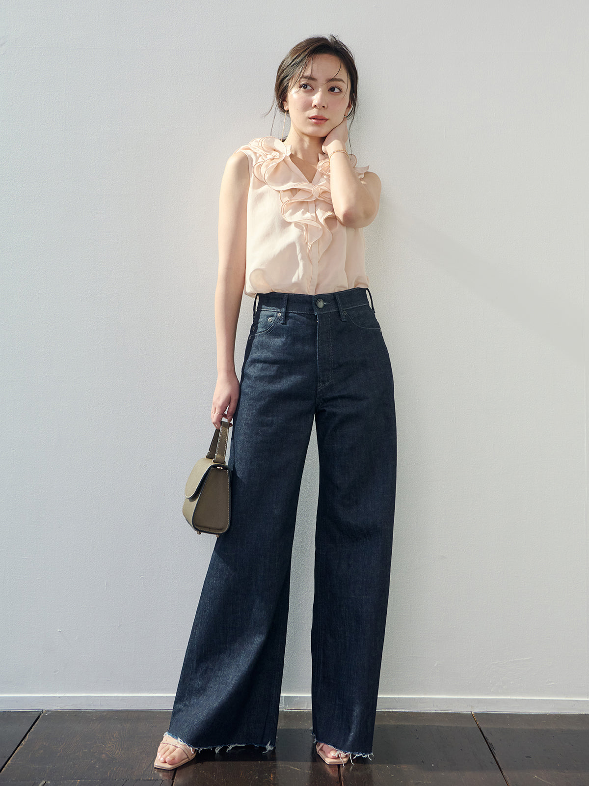 Director:154cm SIZE:22