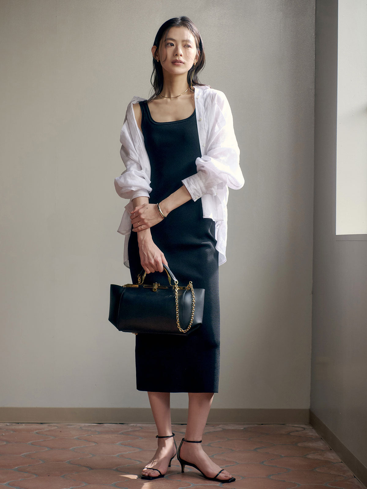 COLOR:BLACK