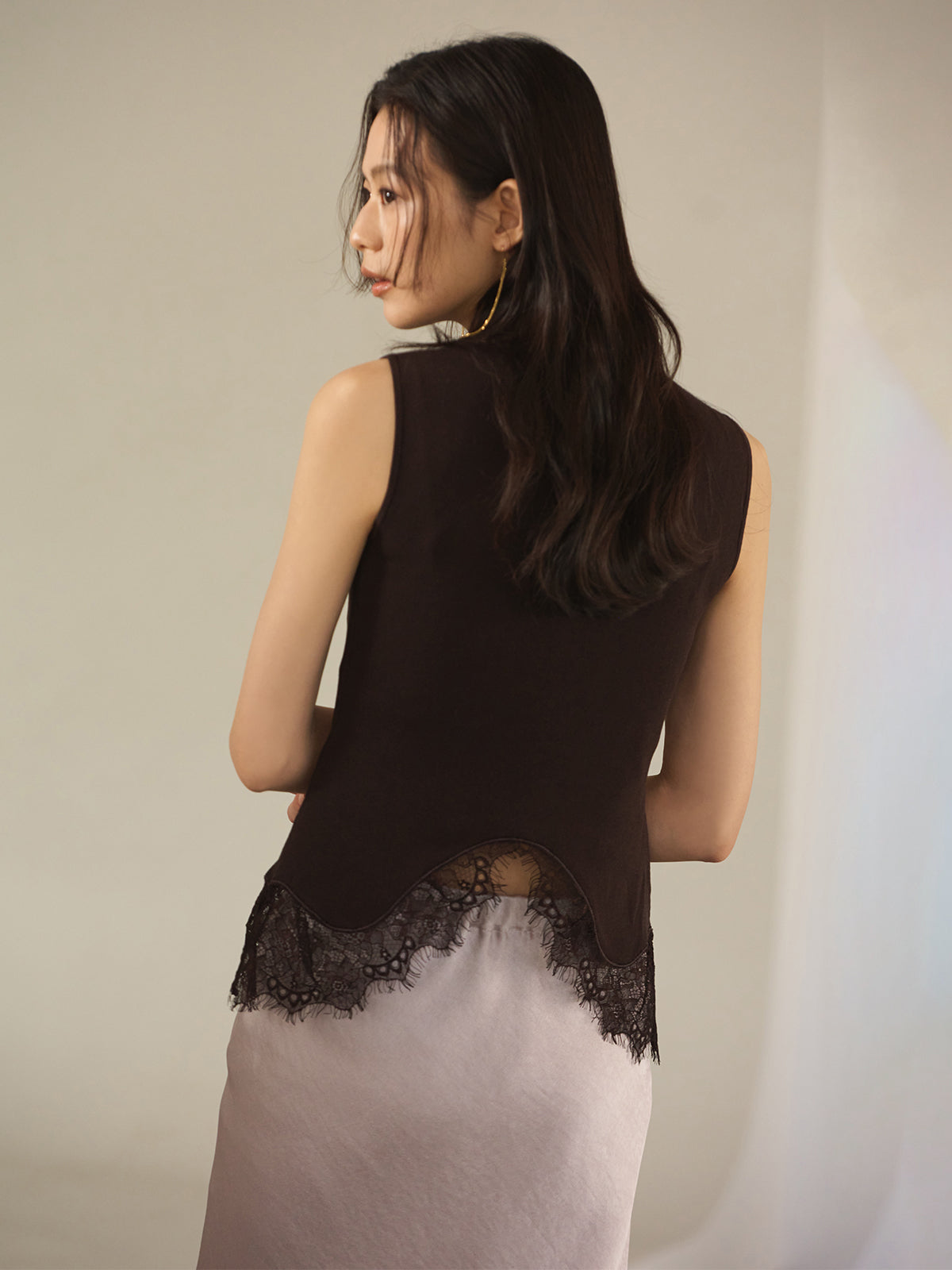 蕾丝斜摆针织衫