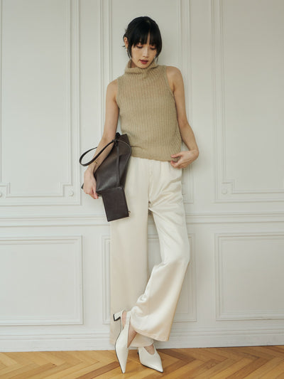 COLOR:WHITE