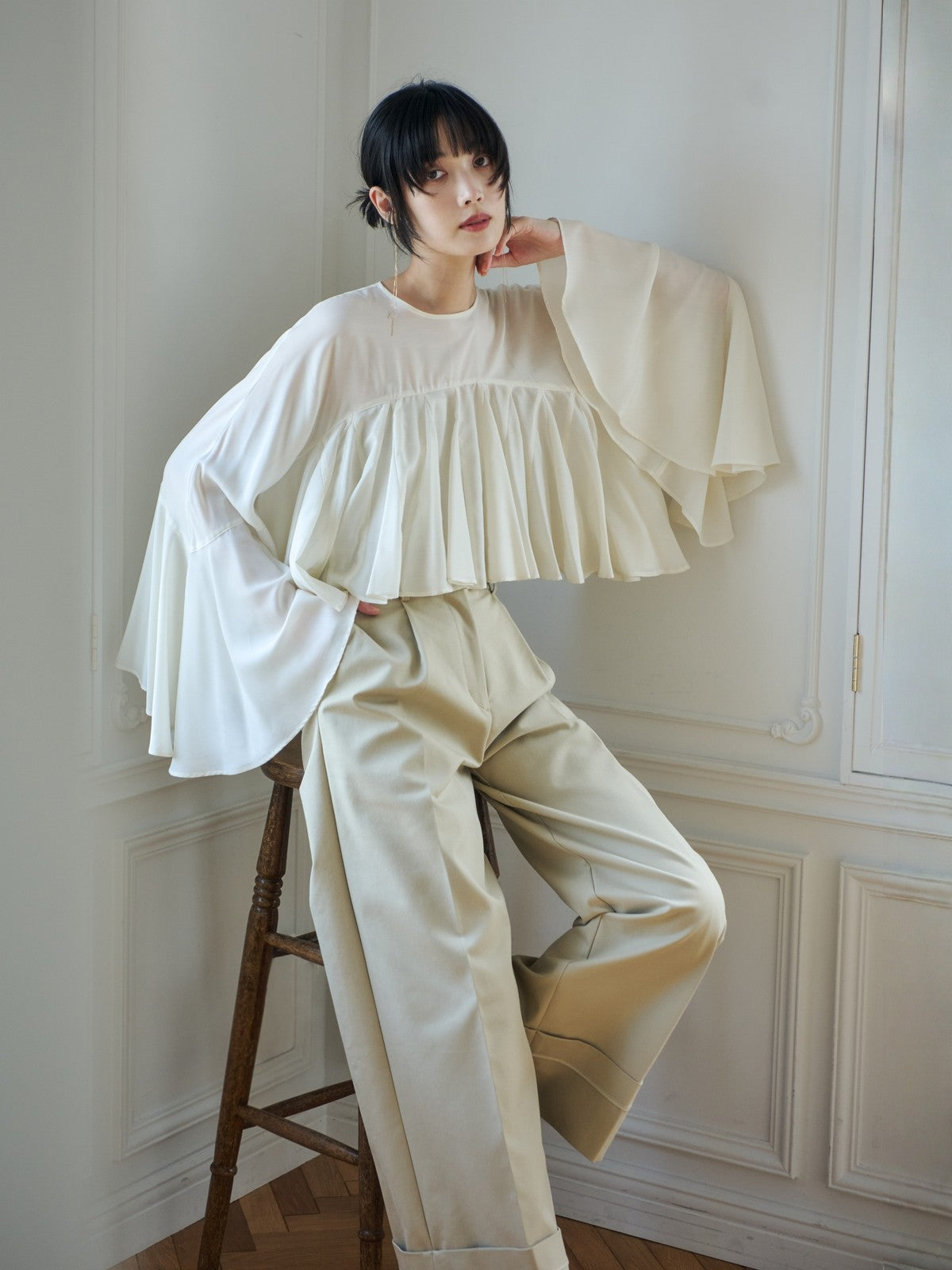 MODEL:172cm COLOR:IVORY SIZE:F 