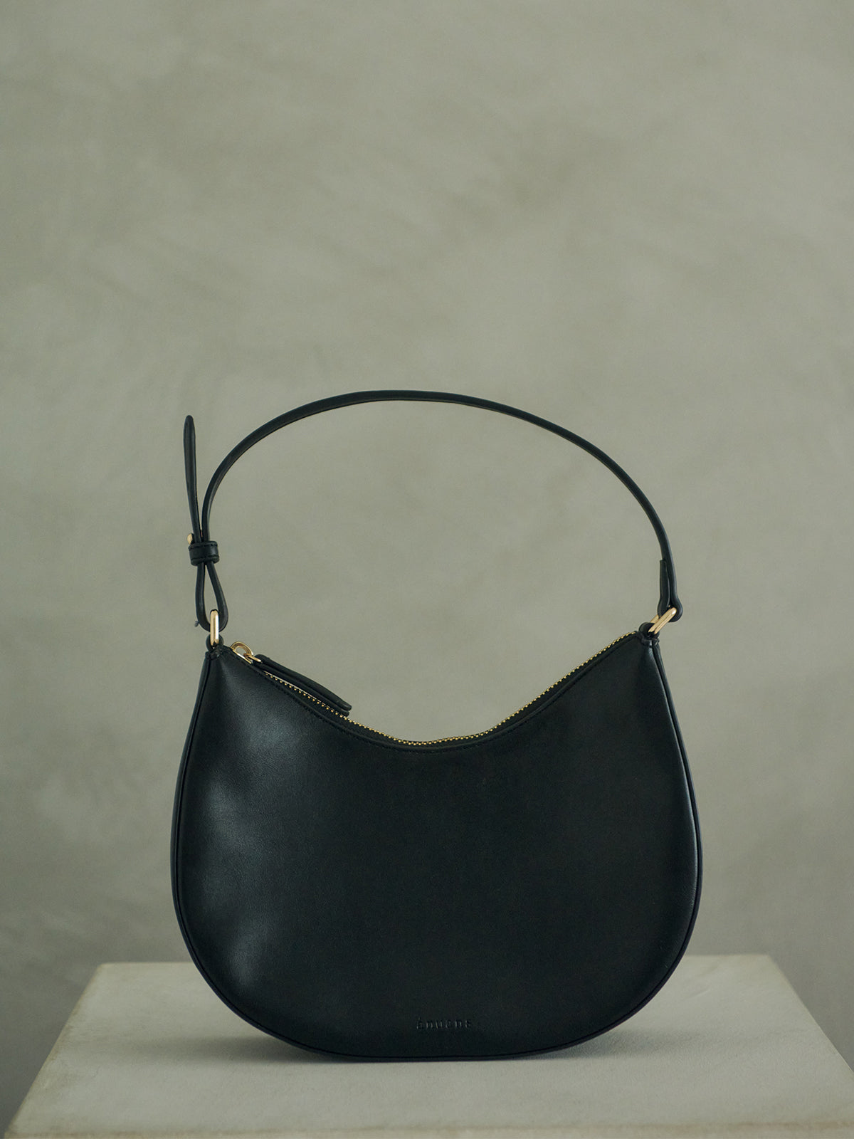 COLOR:BLACK