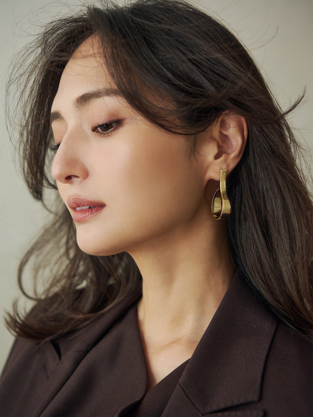 COLOR:GOLD