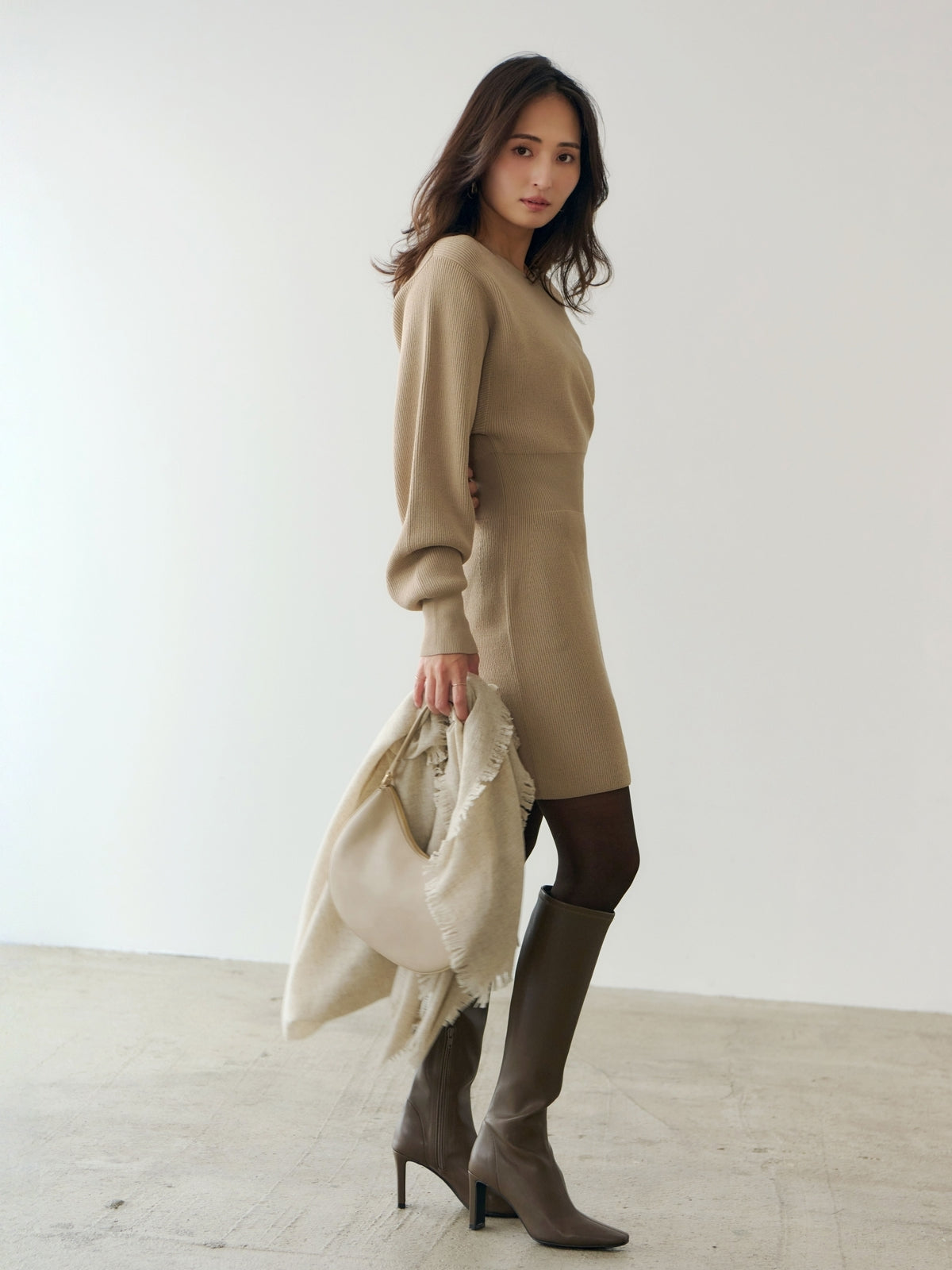 COLOR:LIGHT BEIGE