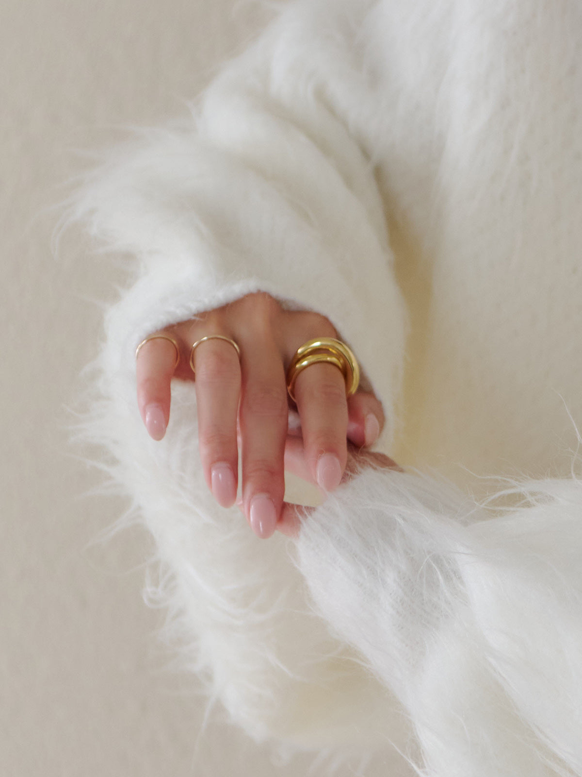 COLOR:GOLD