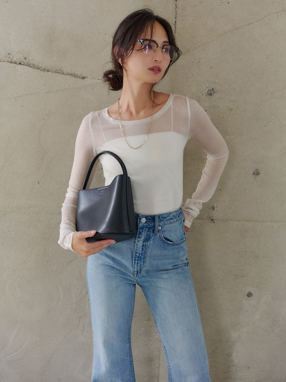 COLOR:BLACK