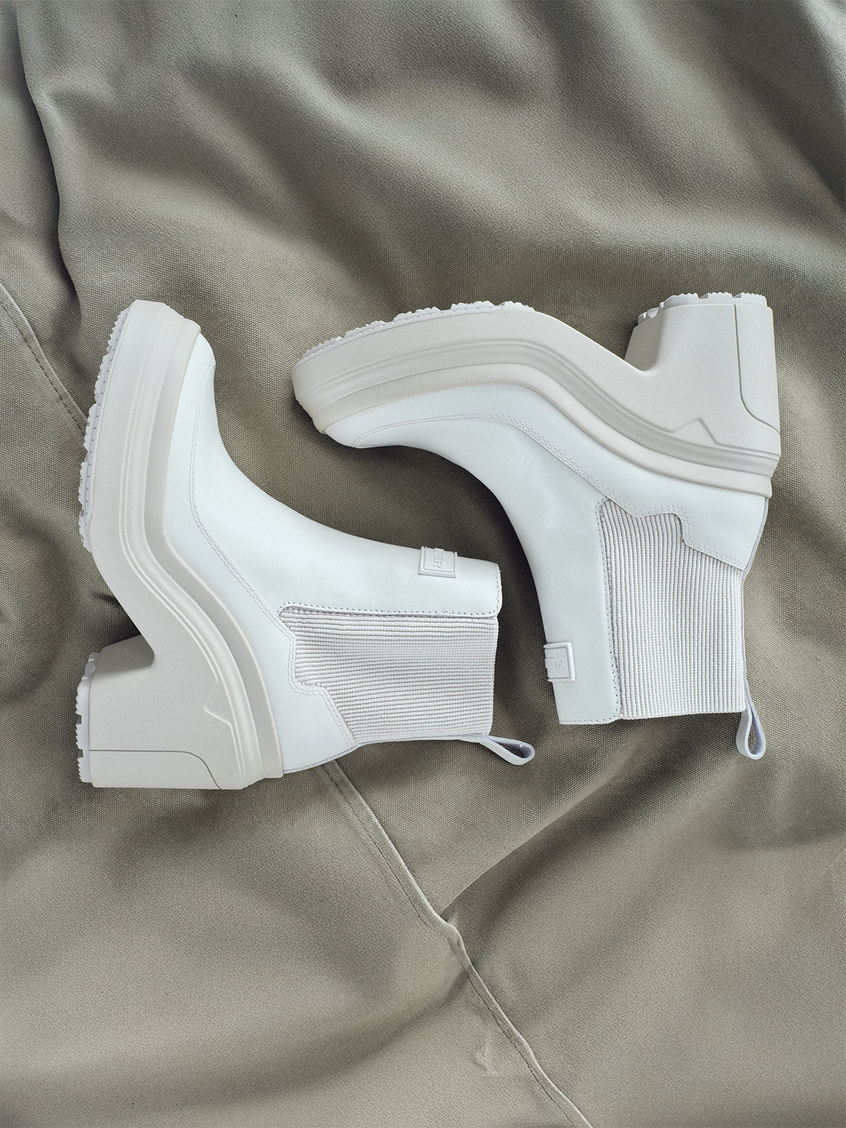 【HUNTER for anuans】REFINED EXPLORER HEEL CHELSEA BOOT