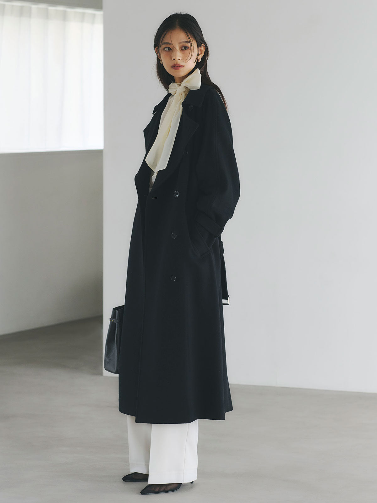 ハイネックシアーボウタイブラウス