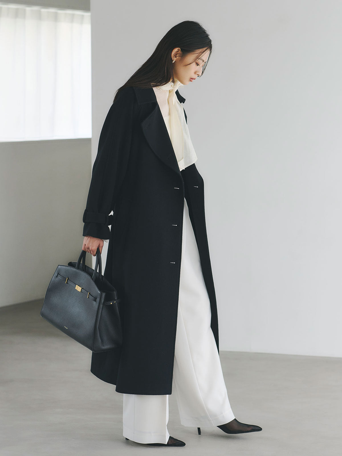 ハイネックシアーボウタイブラウス