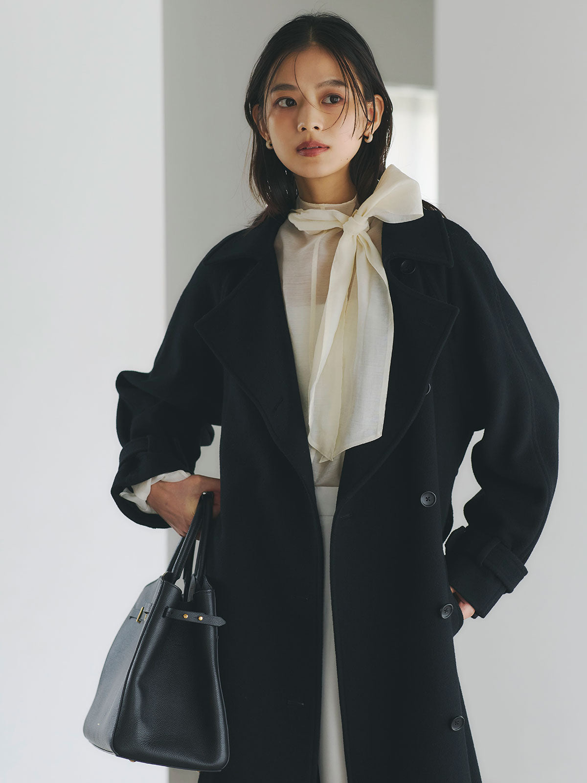 ハイネックシアーボウタイブラウス