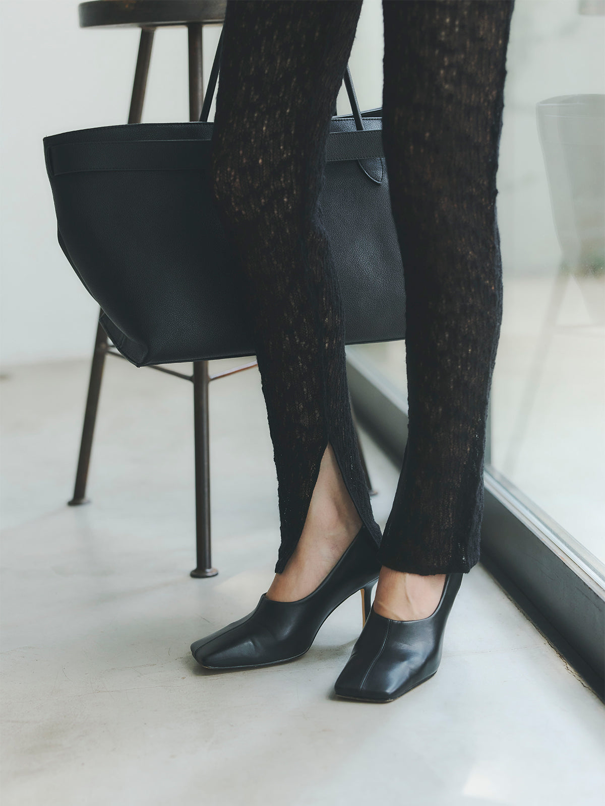 COLOR:BLACK