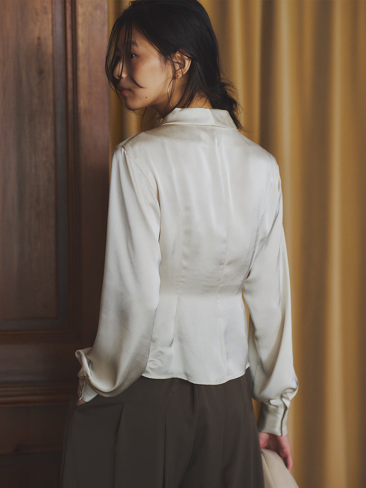 ポインテッドカラーシャツブラウス