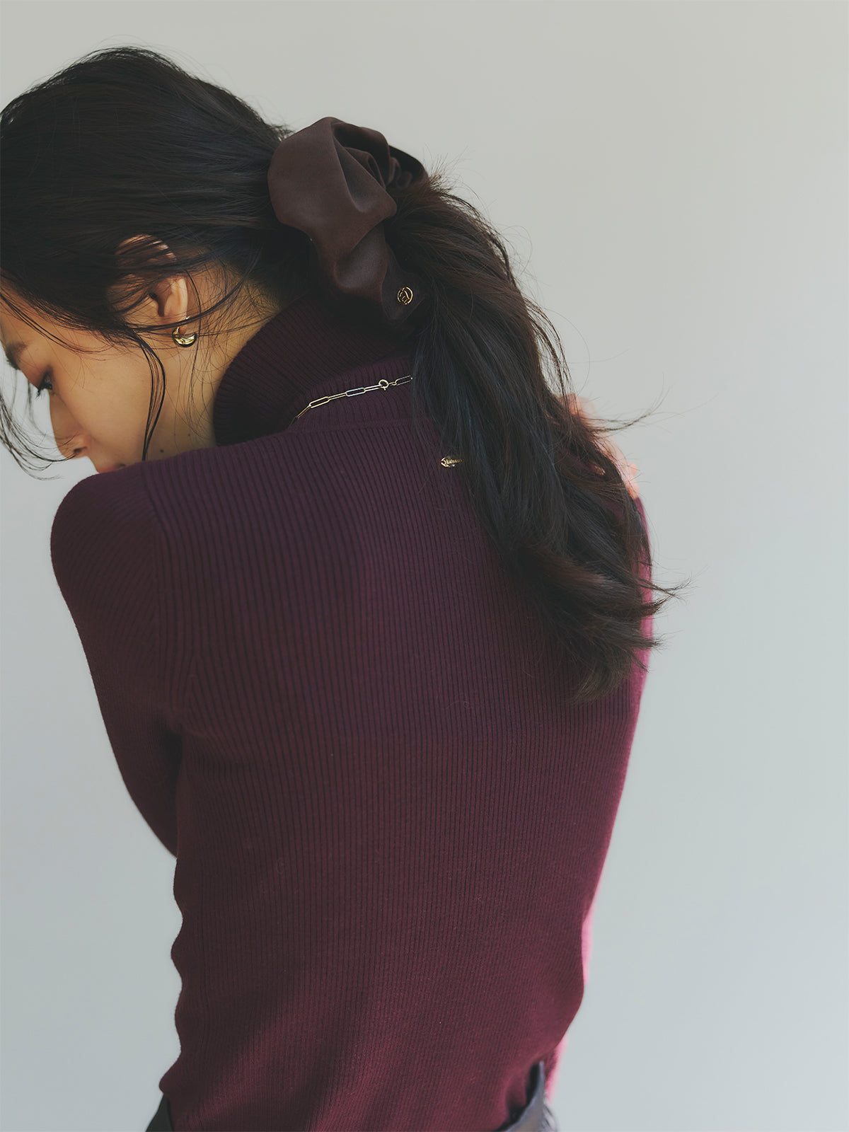 シルクカシミアブレンドフィットリブタートルニット