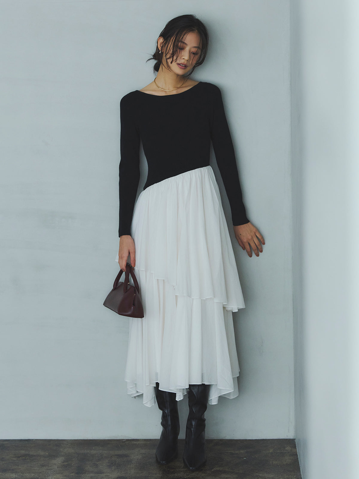 ボートネックイレギュラーヘムドッキングニットワンピース