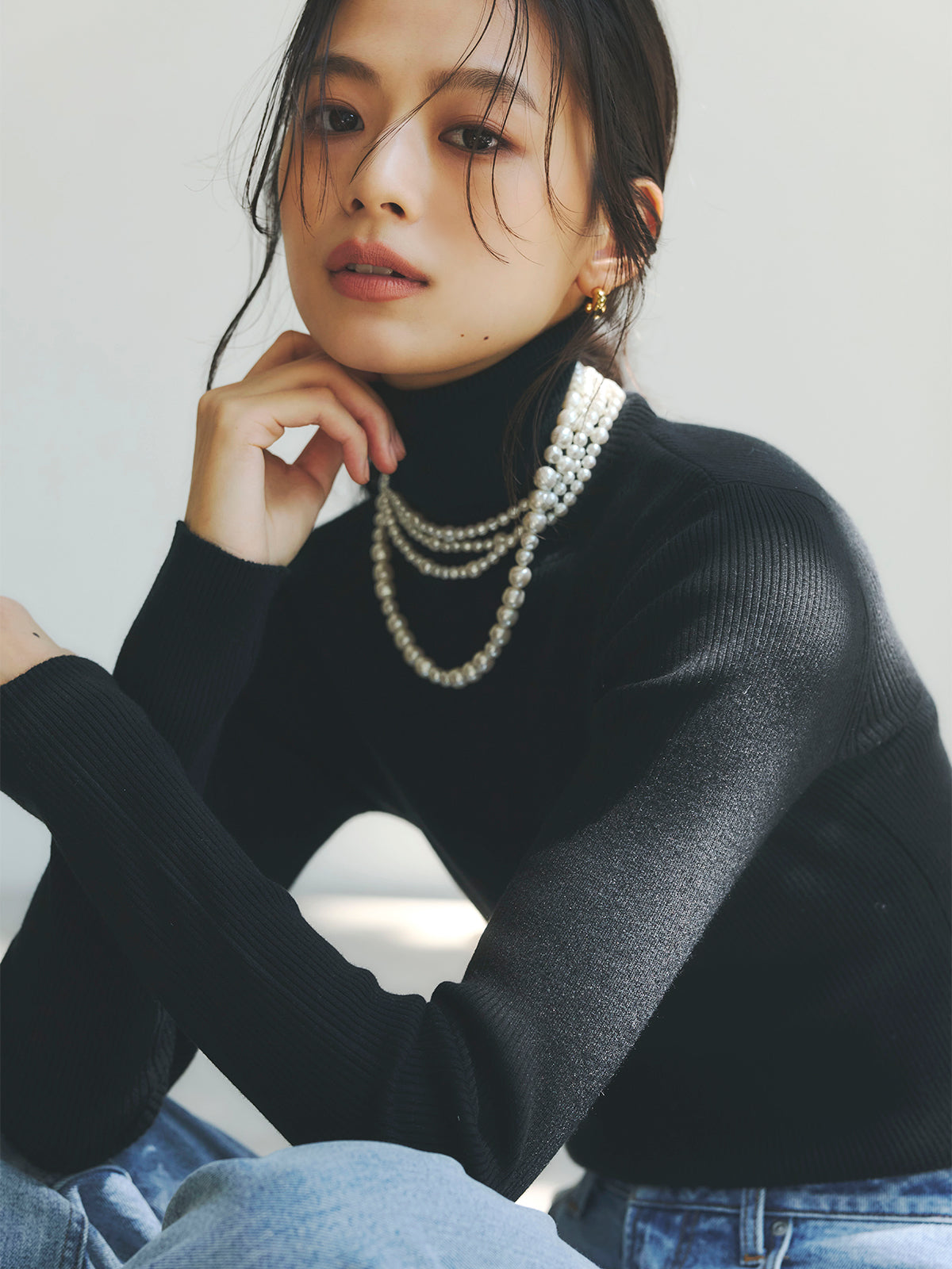 COLOR:BLACK