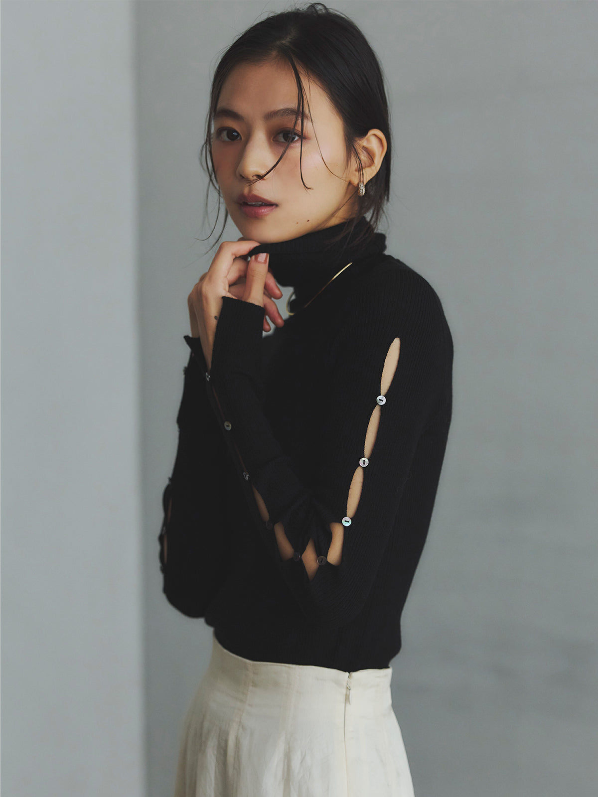 スラッシュリブニットトップス