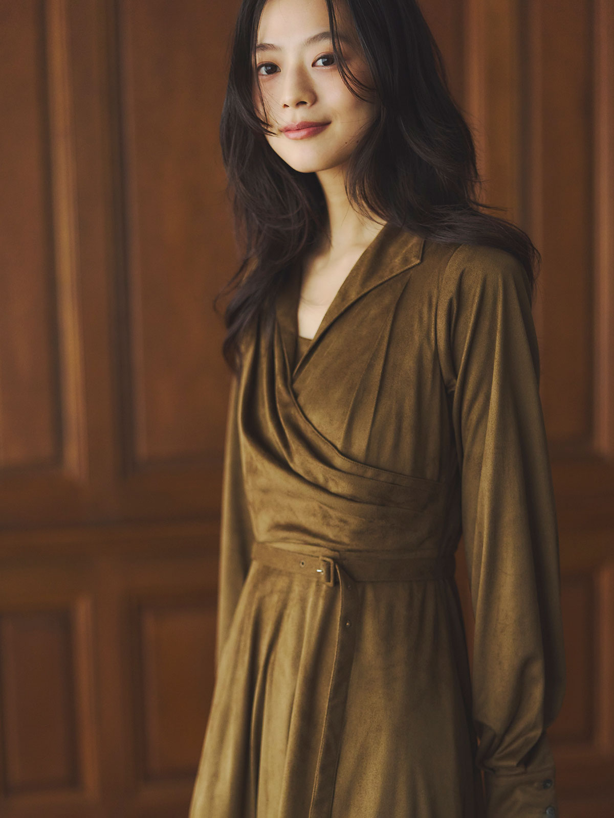 スウェードオープンカラーフレアワンピース