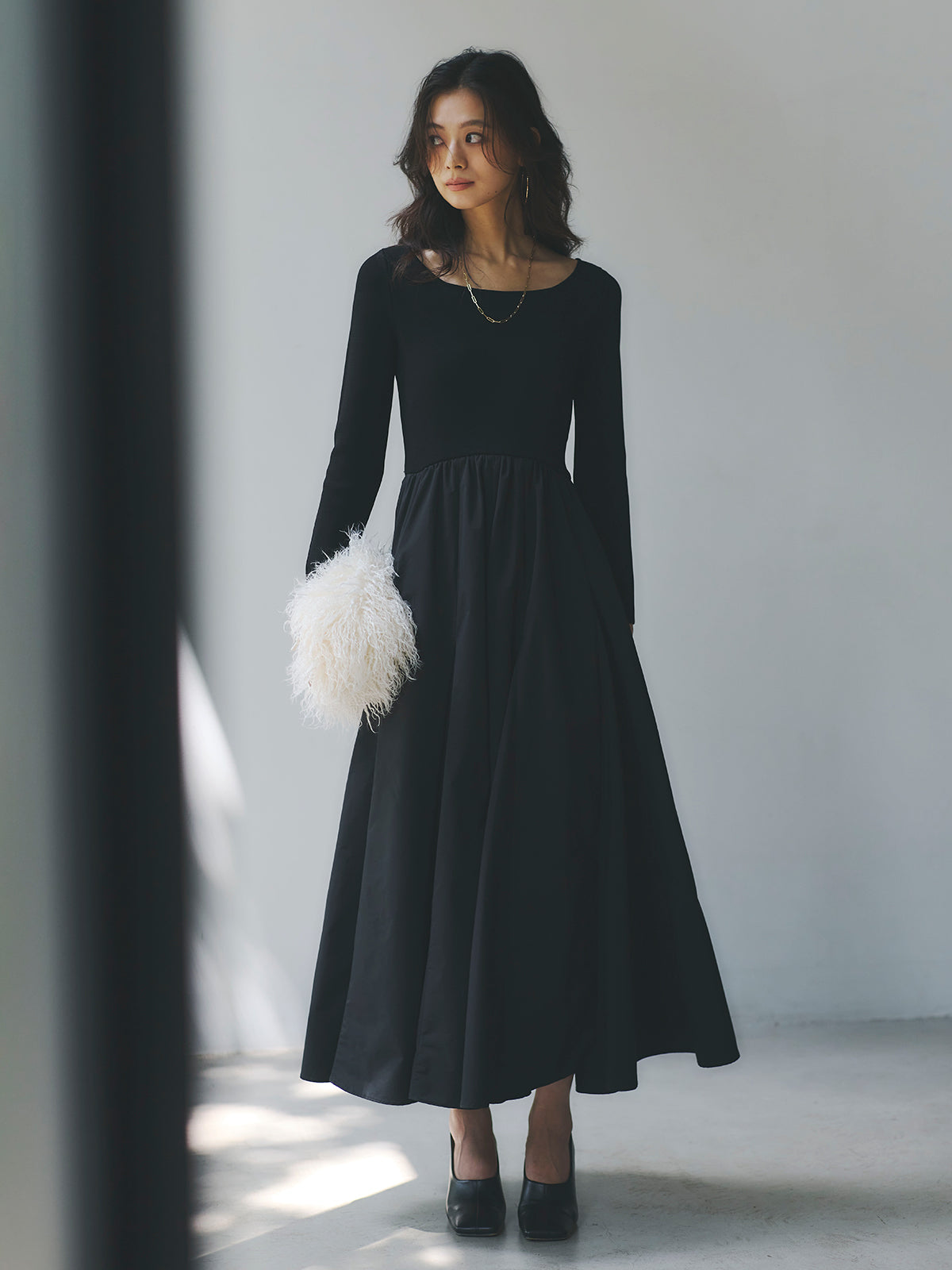 COLOR:BLACK