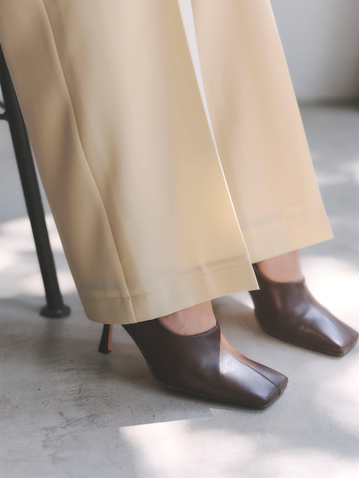 COLOR:BROWN