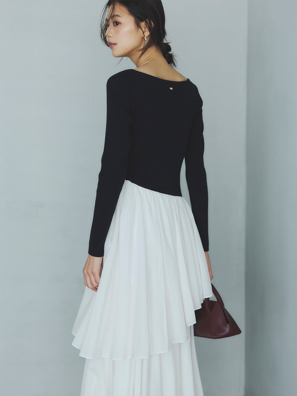 ボートネックイレギュラーヘムドッキングニットワンピース