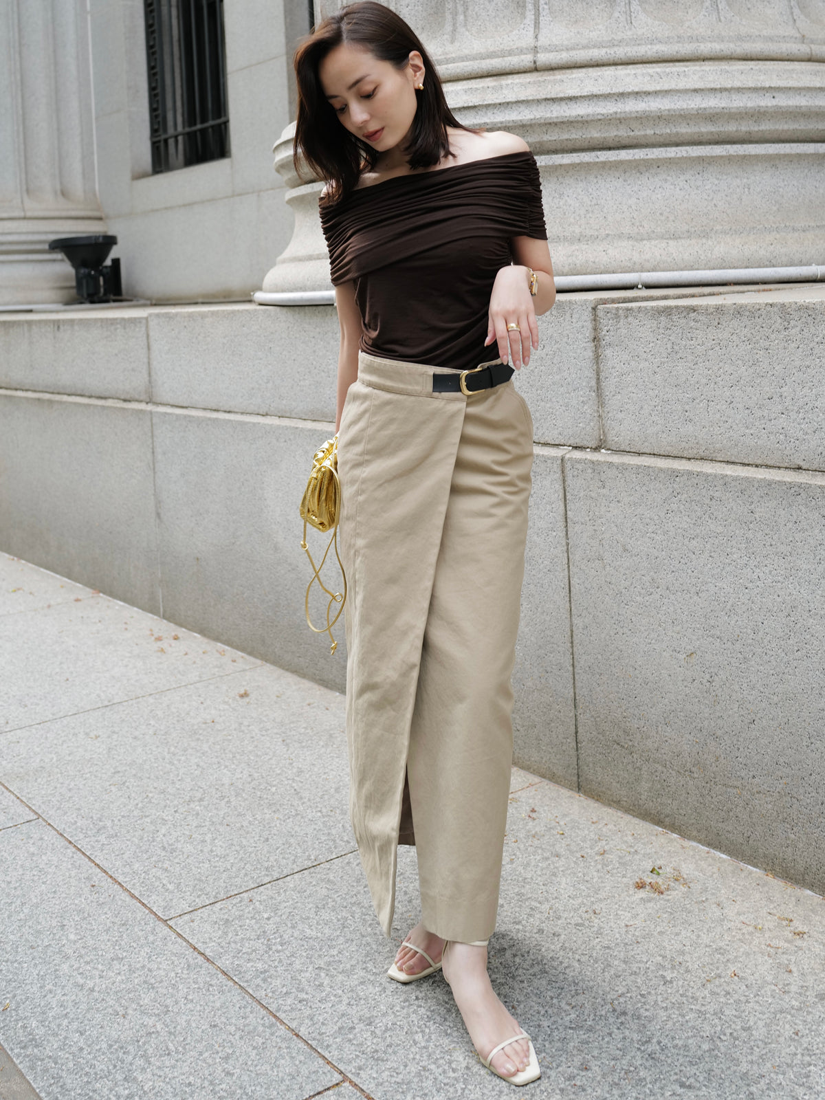 シアーオフショルギャザーカットトップス