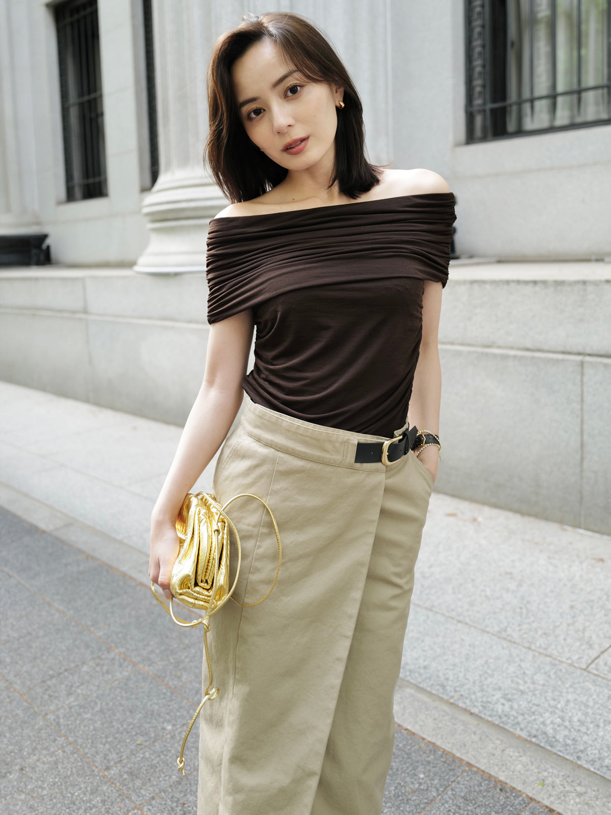 シアーオフショルギャザーカットトップス