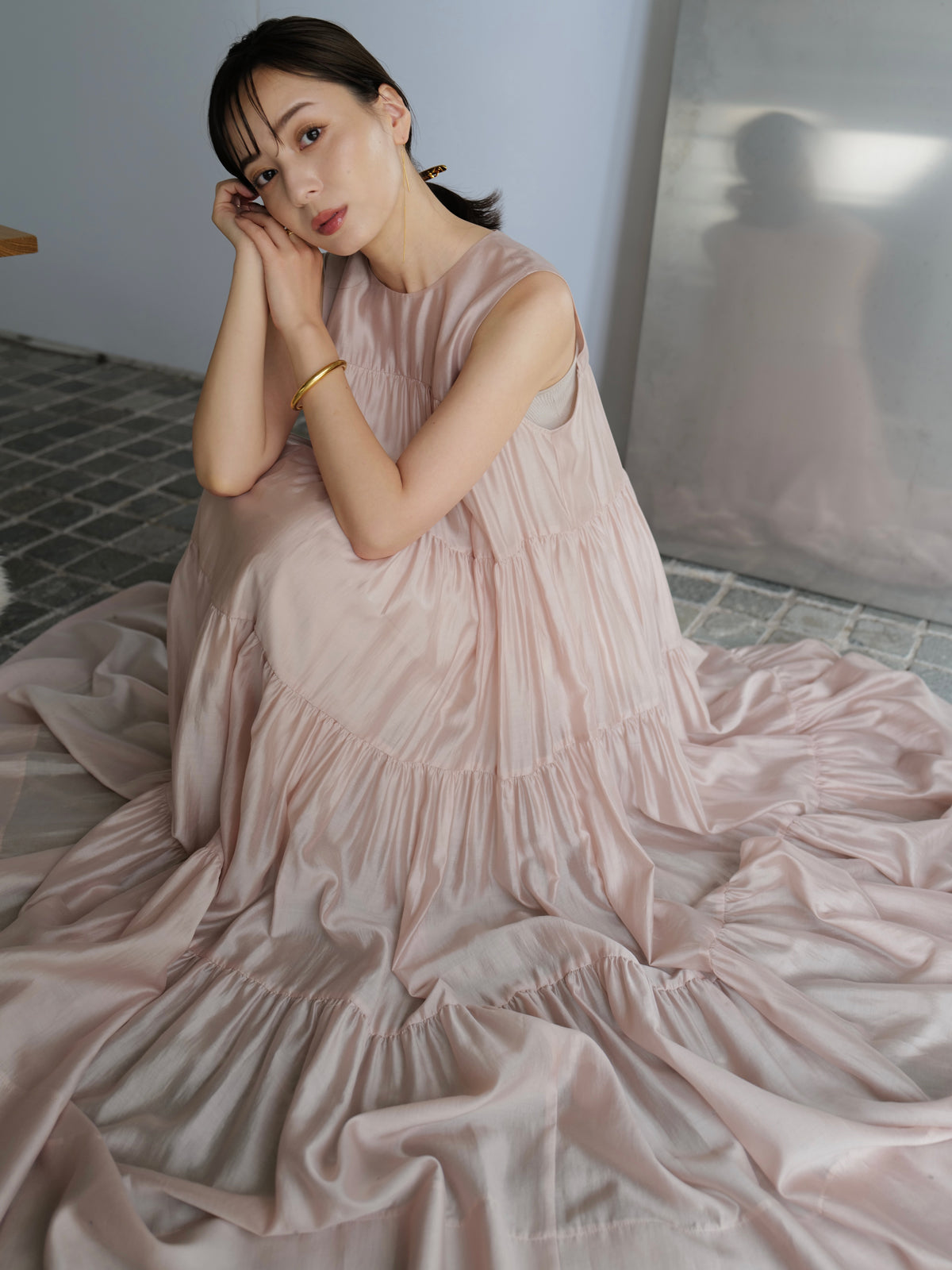 テンセルリッチオーガンティアードワンピース