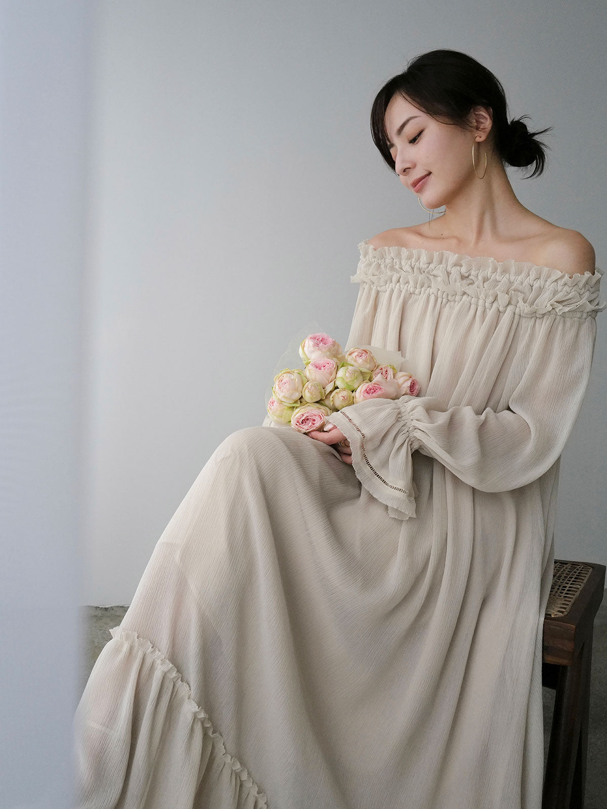 シフォンオフショルダーフレアワンピース