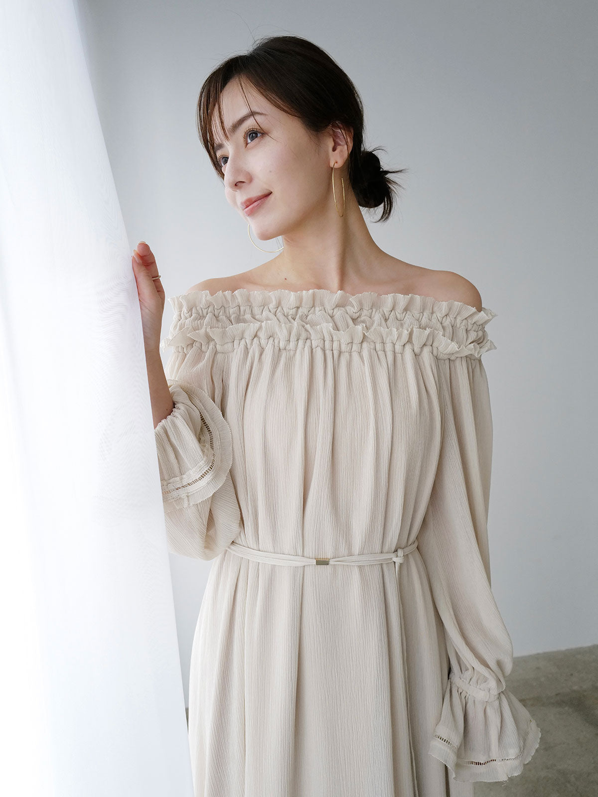 シフォンオフショルダーフレアワンピース