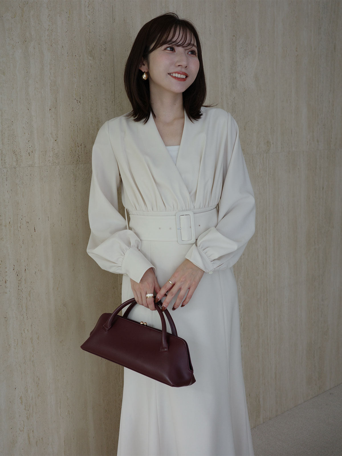 ノーカラーナローワンピース