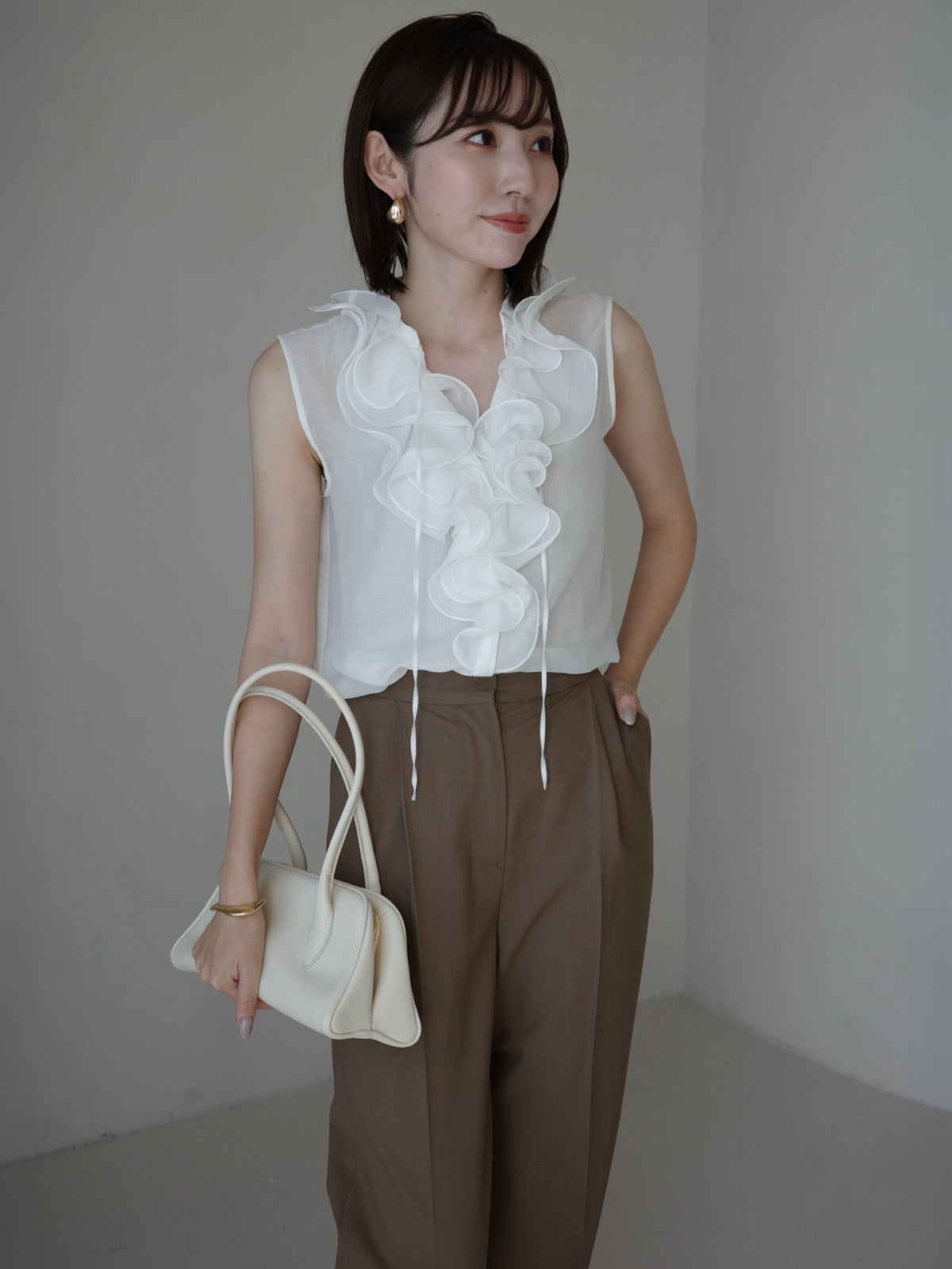 シルクブレンドラッフルブラウス