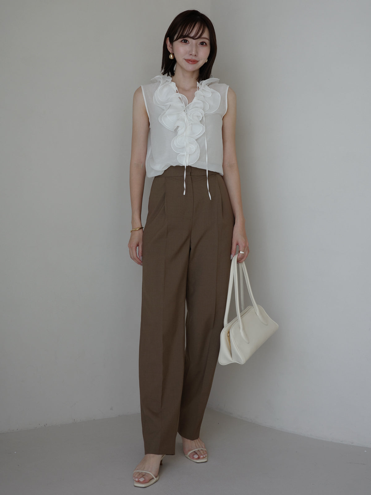 シルクブレンドラッフルブラウス