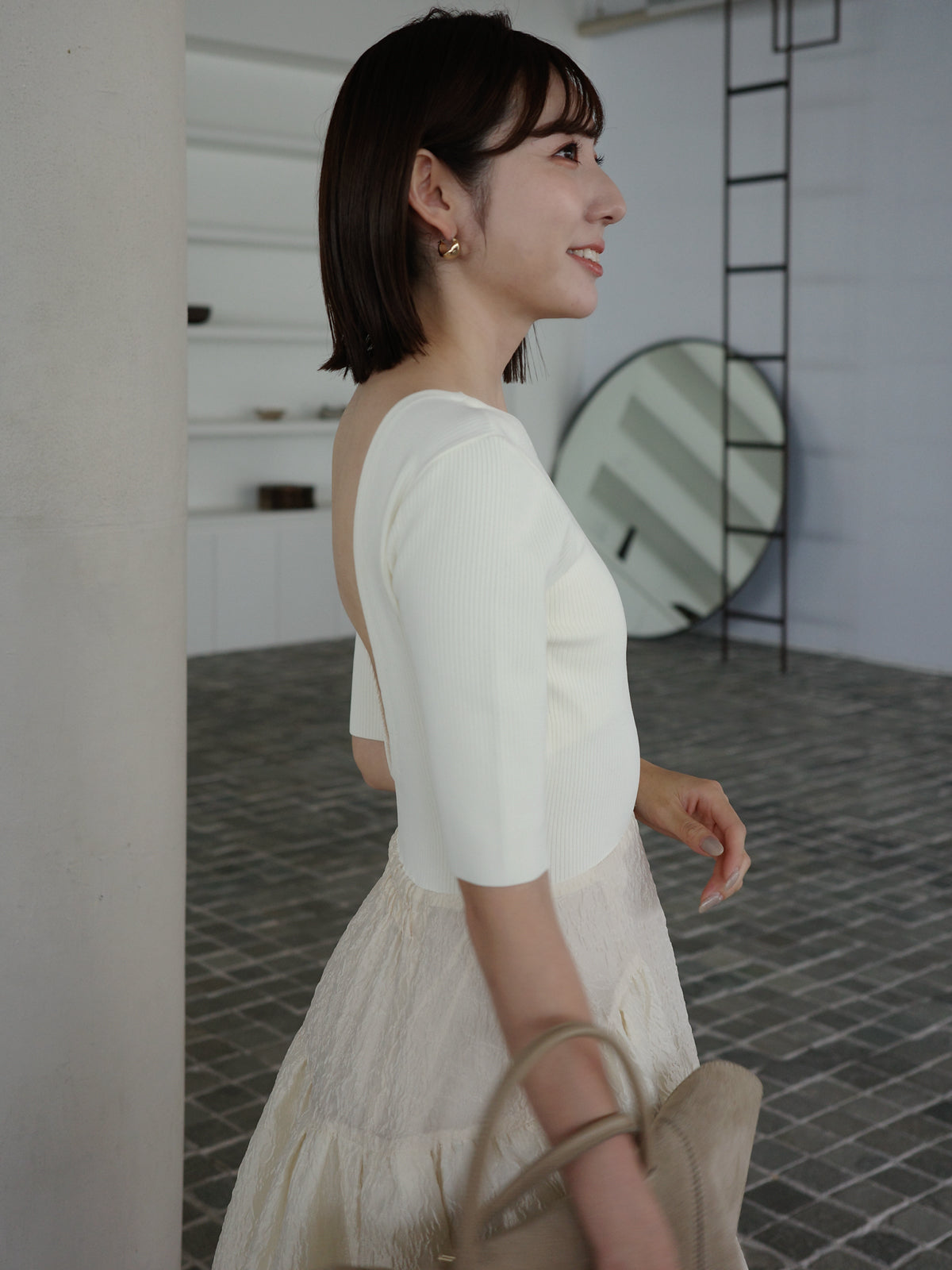 バックオープンカップインドッキングニットワンピース