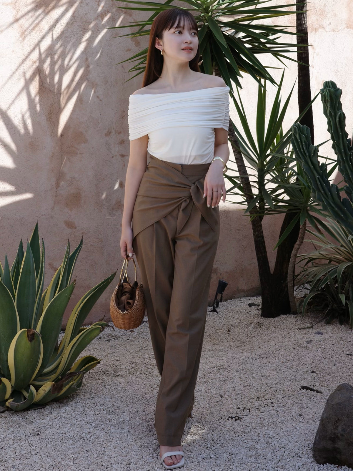 シアーオフショルギャザーカットトップス