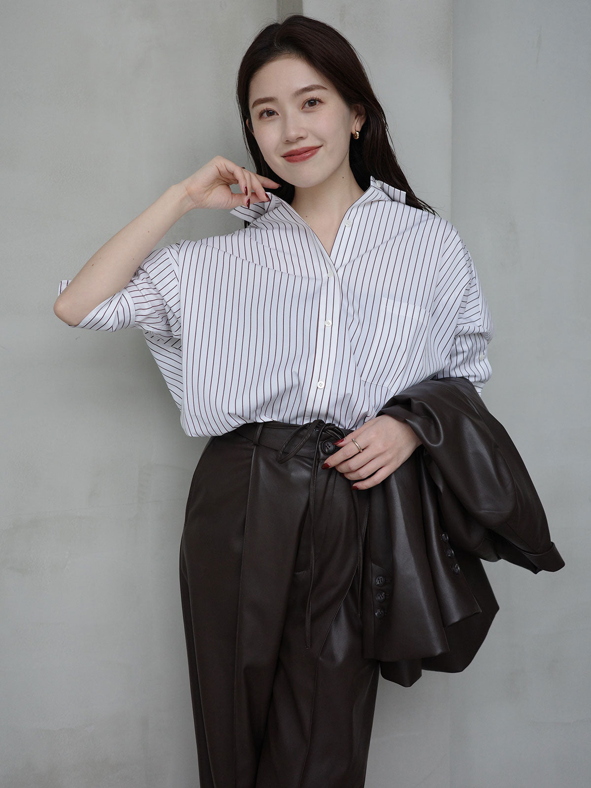 レザーライクリボンベルトパンツ