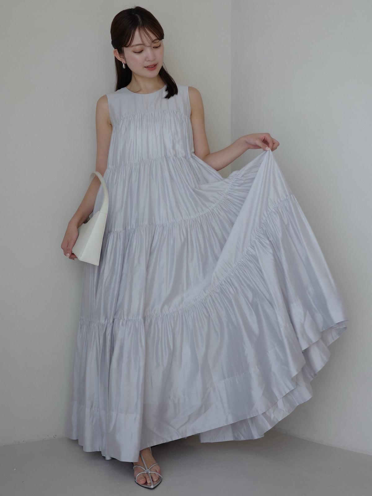 テンセルリッチオーガンティアードワンピース