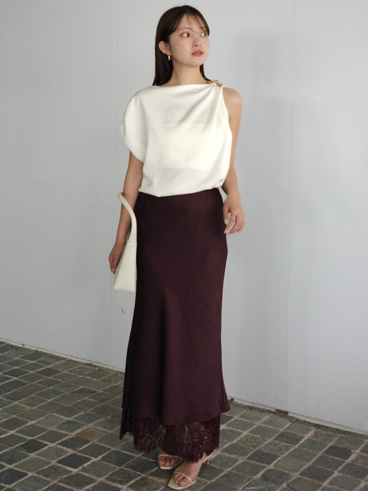 アクセサリードレープブラウス