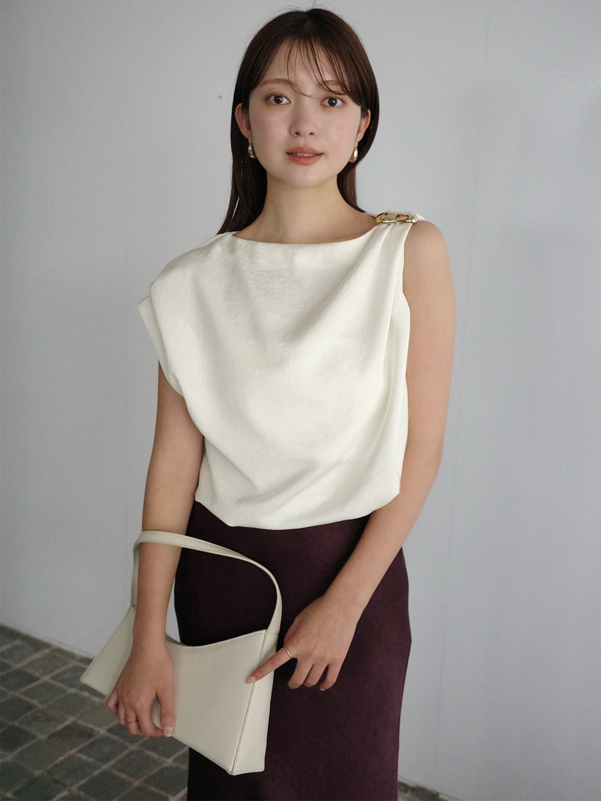 アクセサリードレープブラウス