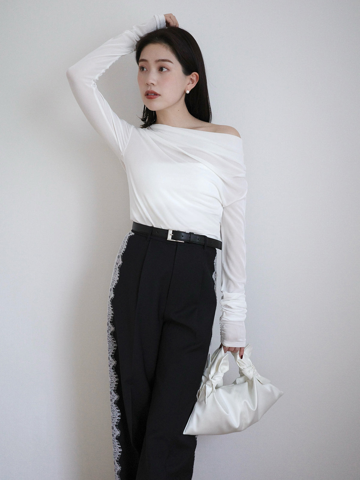 レーストリムタックパンツ