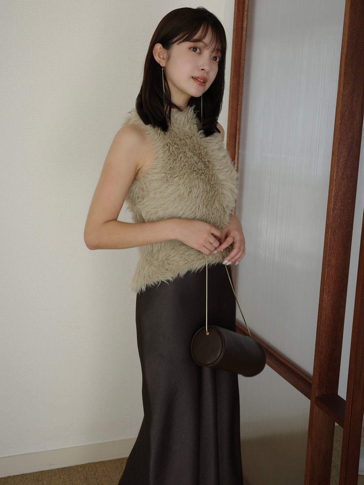 サテンナロースカート