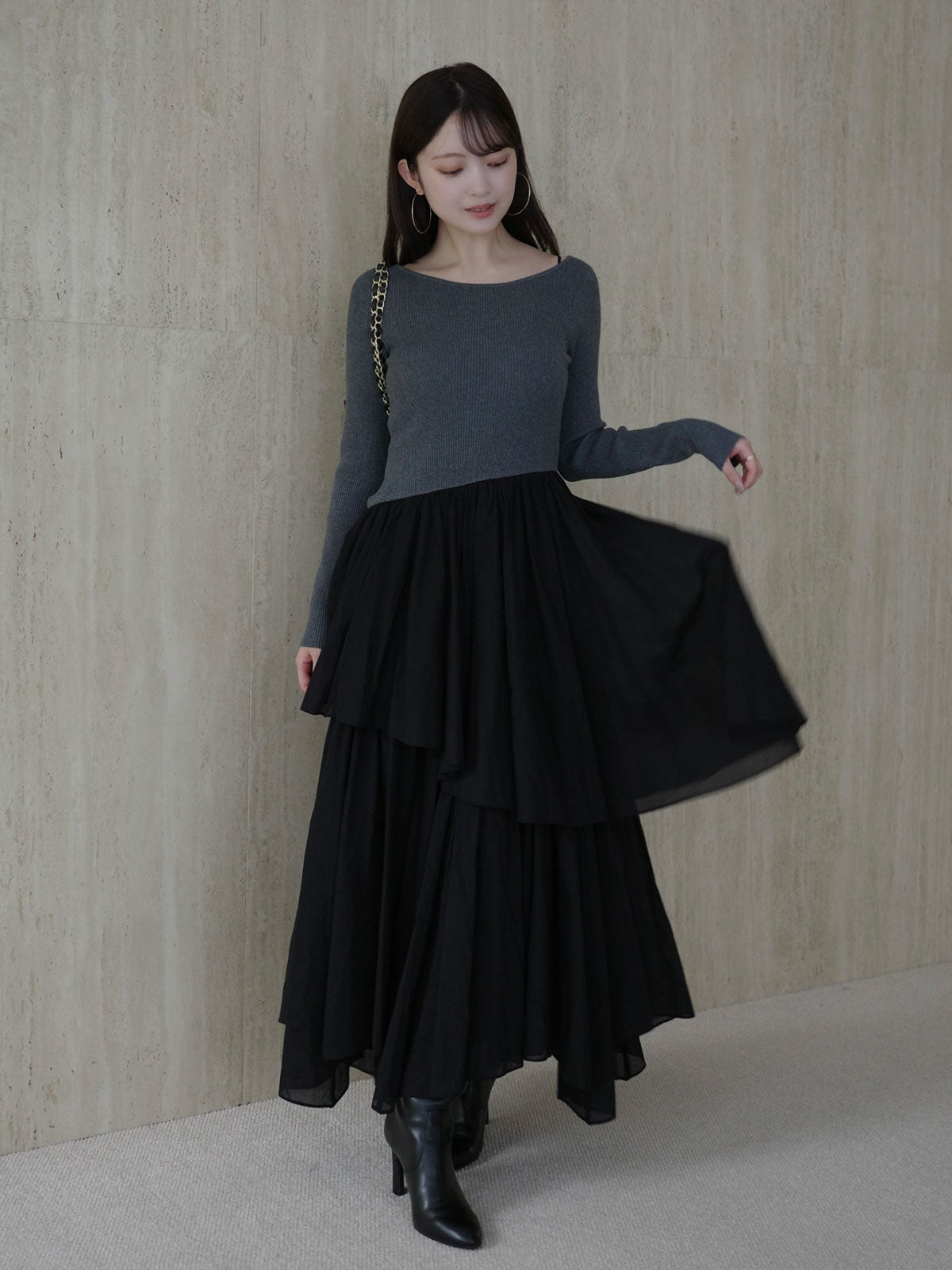 ボートネックイレギュラーヘムドッキングニットワンピース