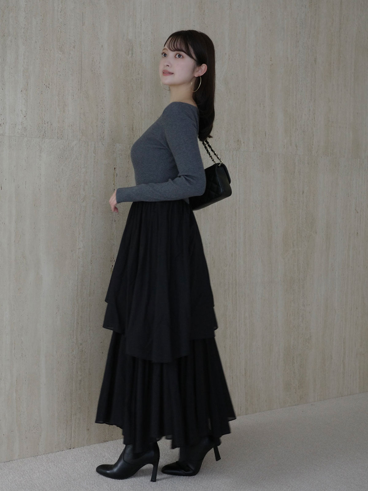 ボートネックイレギュラーヘムドッキングニットワンピース