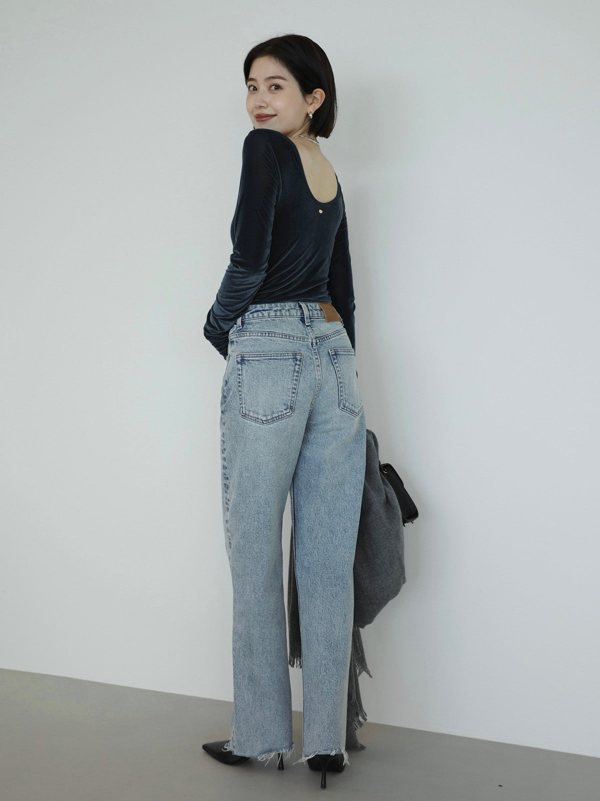 シアーカットベロアバックオープントップス