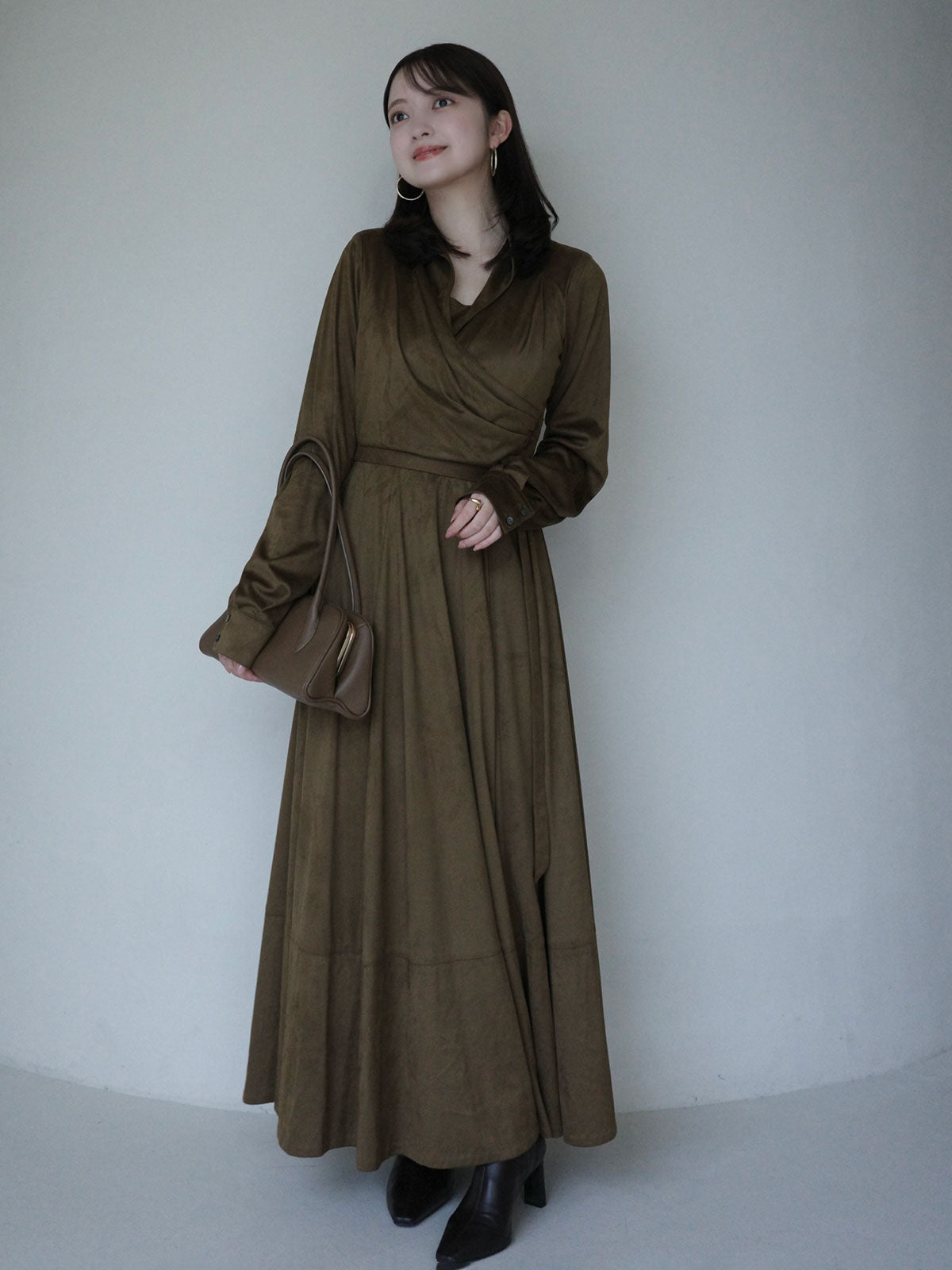 스웨이드 오픈 칼라 플레어 원피스